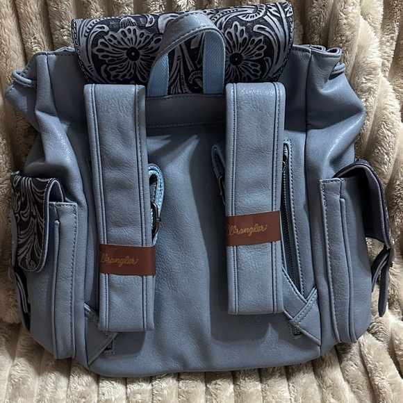 Wrangler Women's Blue Floral Backpack - Picture 2 of 3